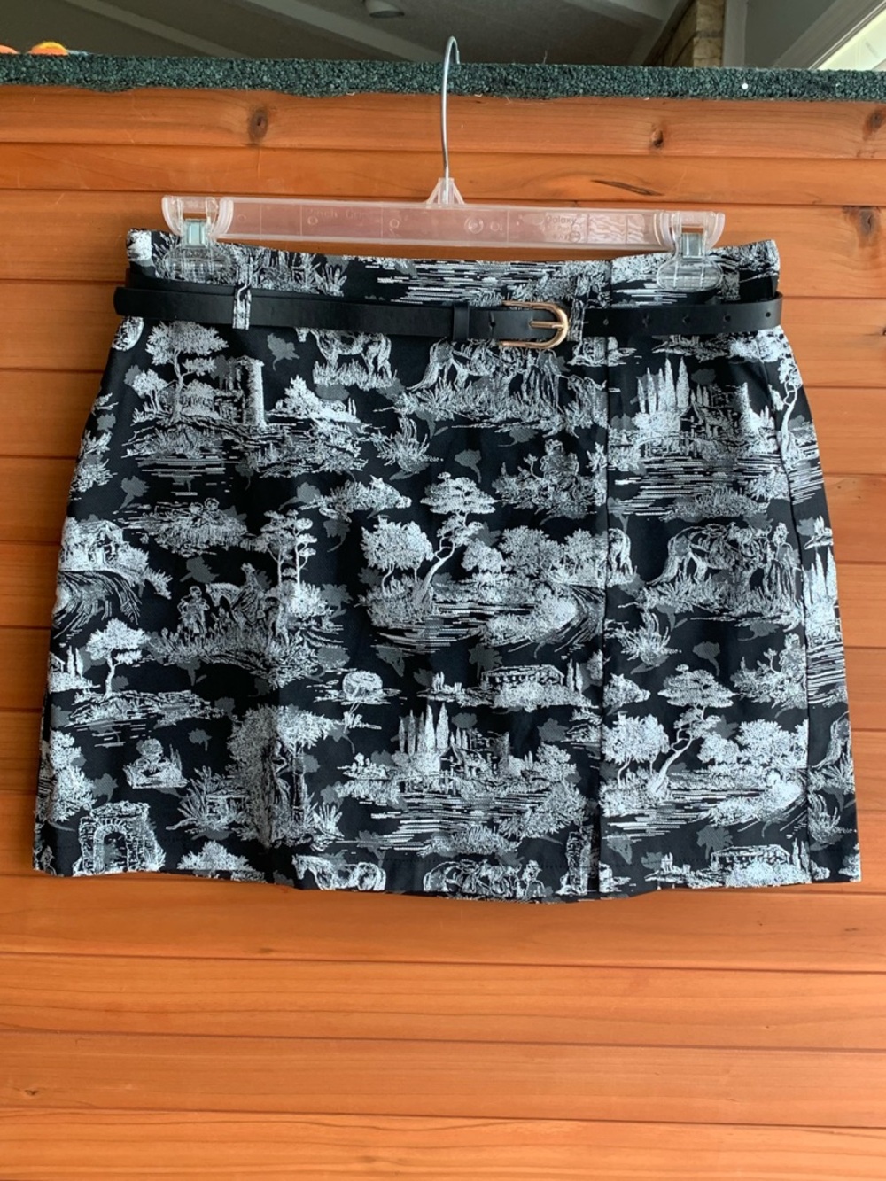Cider Black and White Landscape Mini Skirt, XL